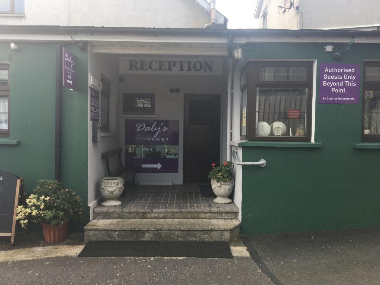 Dalys Accommodation Kilkenny Buitenkant foto